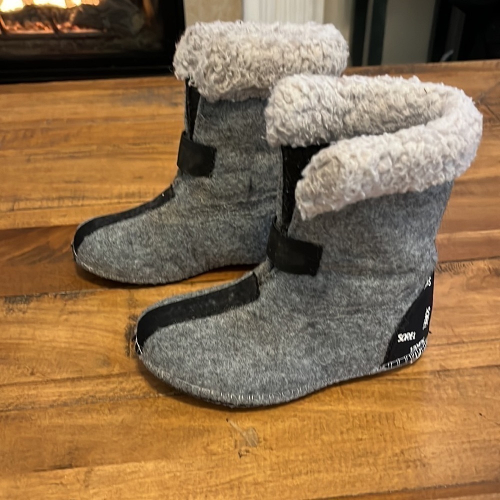 SOREL waterproof boots, size 11 (child), blue, in good condition - Picture 8 of 9